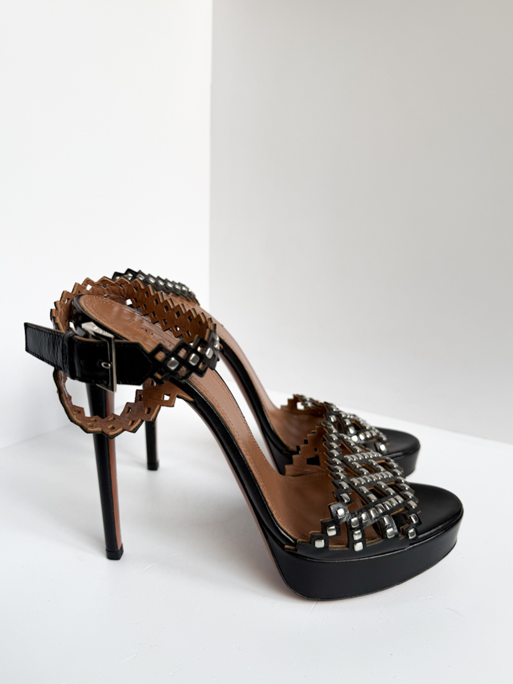 Кожаные босоножки Alaia, 40,5