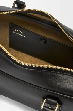 Loewe Укороченная сумка Amazona 23 из телячьей кожи наппа, черный
