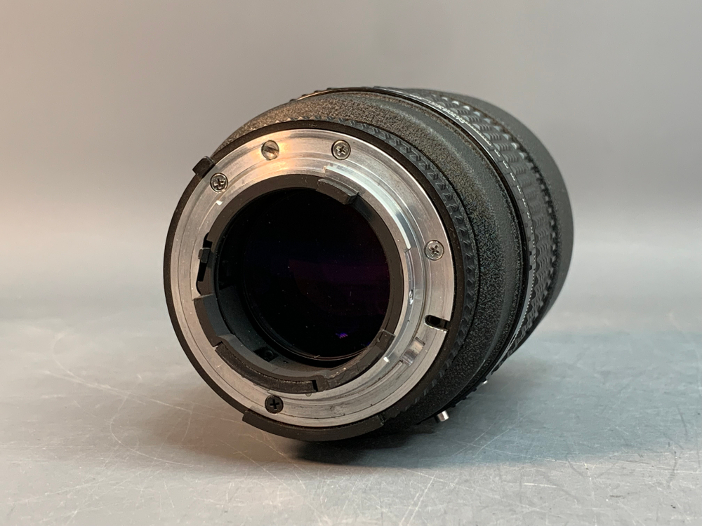 Nikon 105mm 2D AF DC-Nikkor