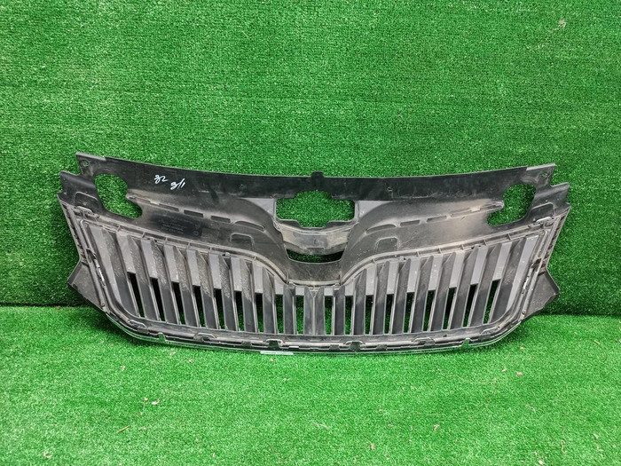 Решетка радиатора Skoda Rapid 1 (2012-2020)