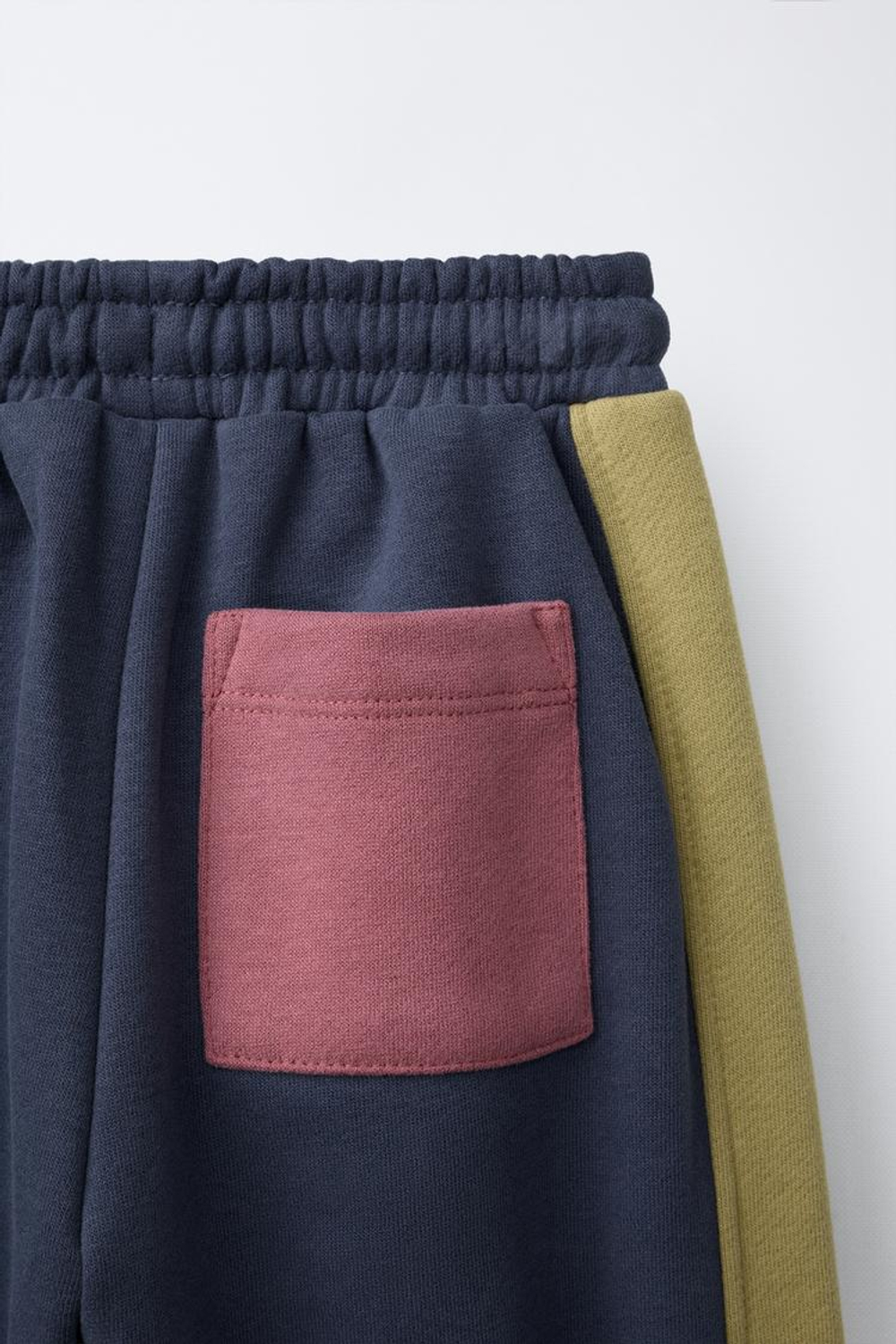 ZARA БРЮКИ-ДЖОГГЕРЫ ИЗ МЯГКОЙ ТКАНИ КОЛОР-БЛОК, СИНИЙ