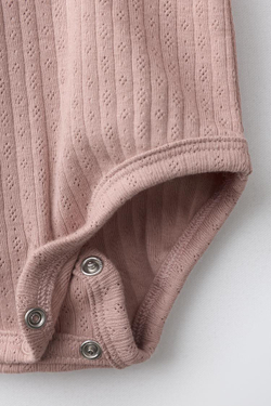 ZARA КОМПЛЕКТ ИЗ БОДИ И ПОЛЗУНКОВ В РУБЧИК, ЦВЕТ РОЗОВОГО МЕЛА