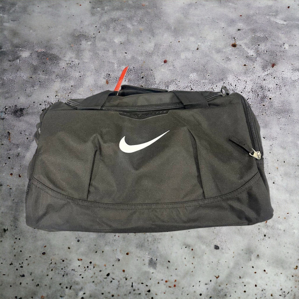 Сумка спортивная Nike • Черный
