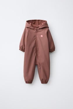 ZARA ПРОРЕЗИНЕННЫЙ КОМБИНЕЗОН WATER RESISTANT С ЦВЕТОЧНЫМ ПРИНТОМ, СЛИВОВЫЙ