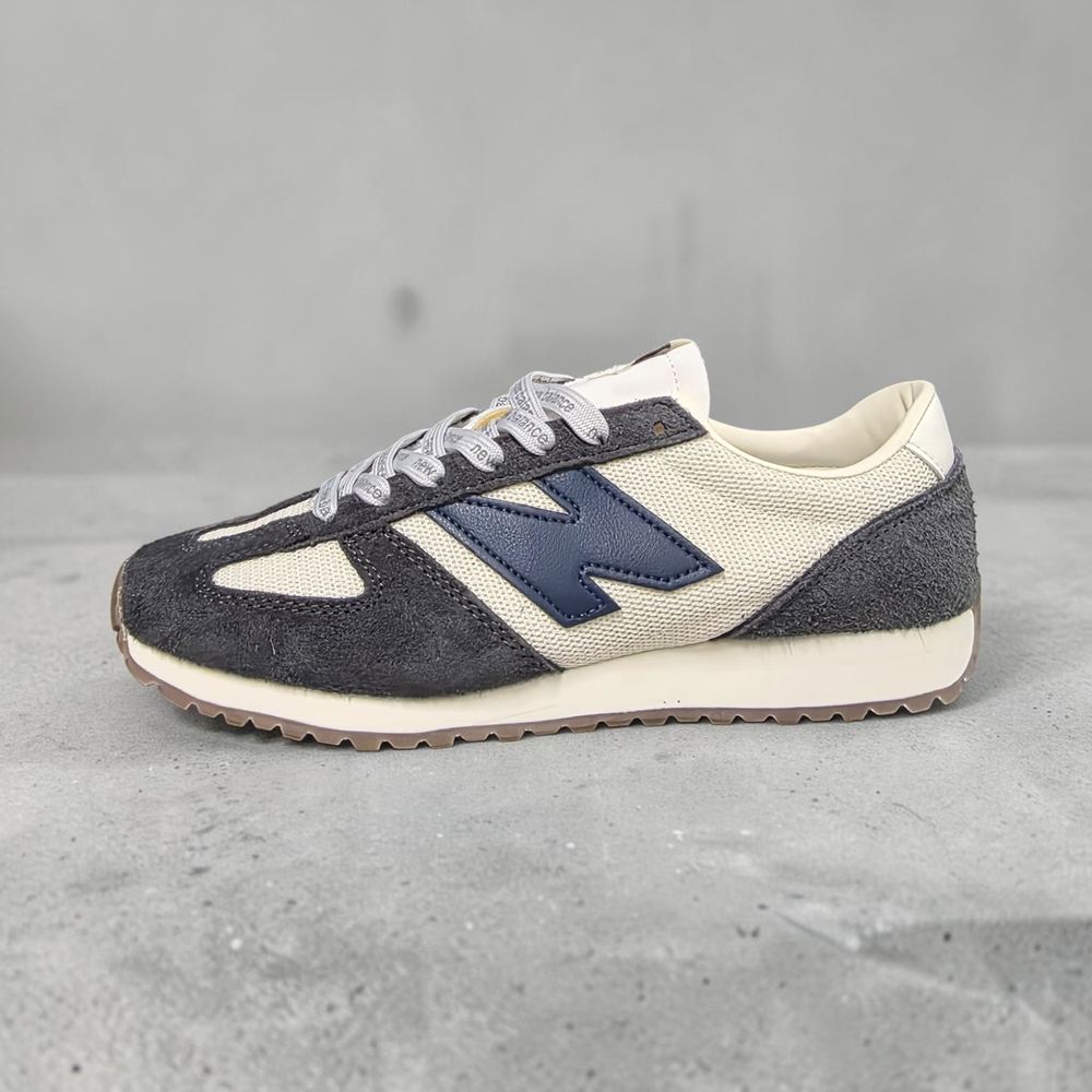 New Balance 471 • Cream Gray