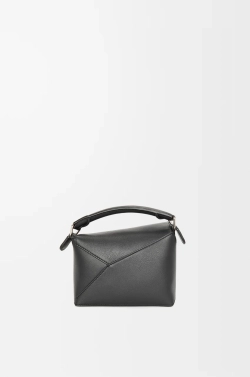 Loewe Мини-сумка Puzzle Edge из классической телячьей кожи, черный