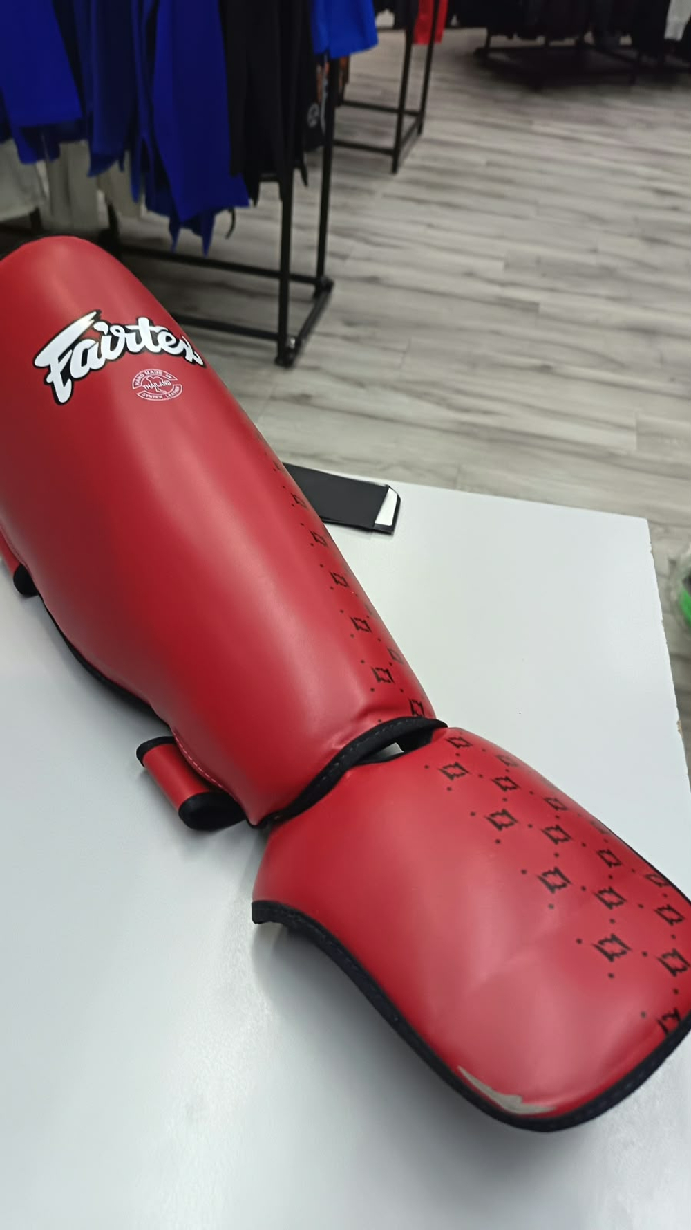 Защита ног Fairtex SP5 Red [УЦЕНКА]