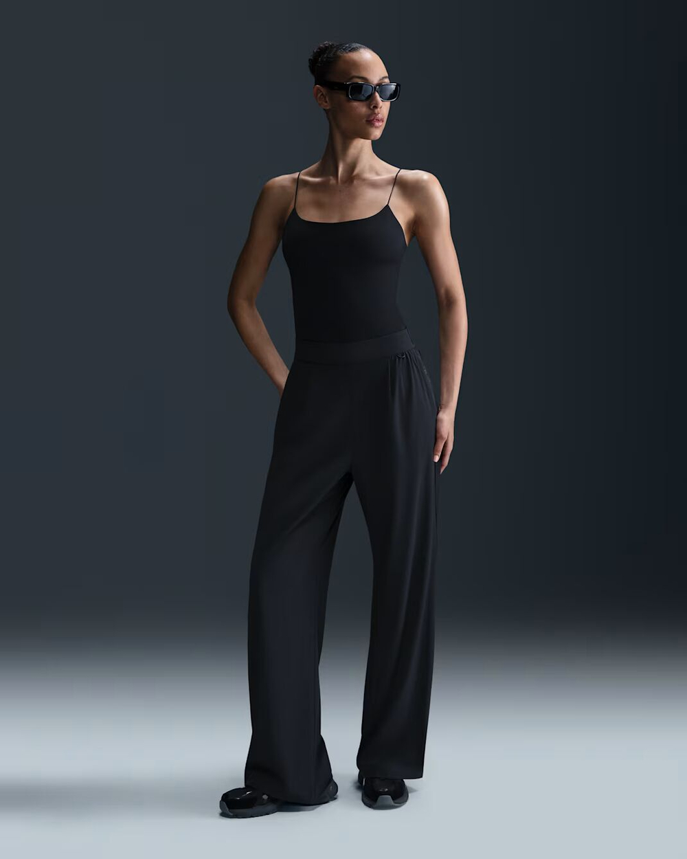 Nike 24.7 PerfectStretch Женские спортивные штаны Dri-FIT с высокой талией, свободным кроем и широкими штанинами - NIKE
