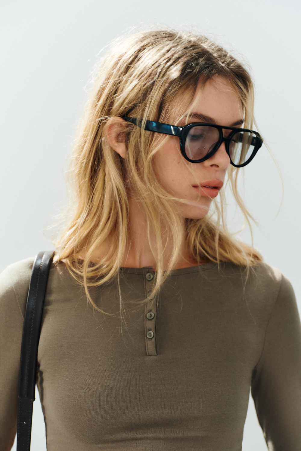ФУТБОЛКА С ПУГОВИЦАМИ — ZARA