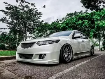 Решетка радиатора SPORT var.4 для Honda Accord 8