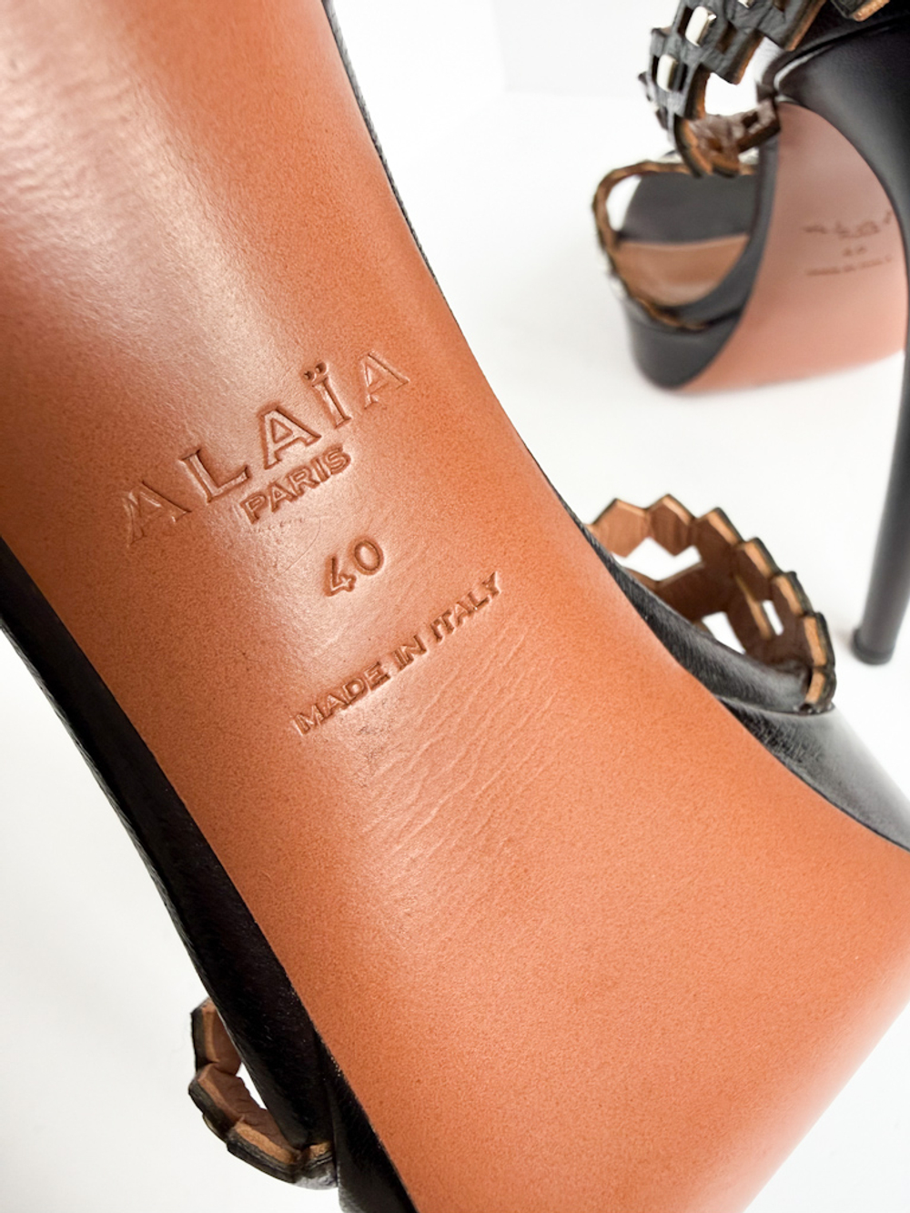 Кожаные босоножки Alaia, 40,5