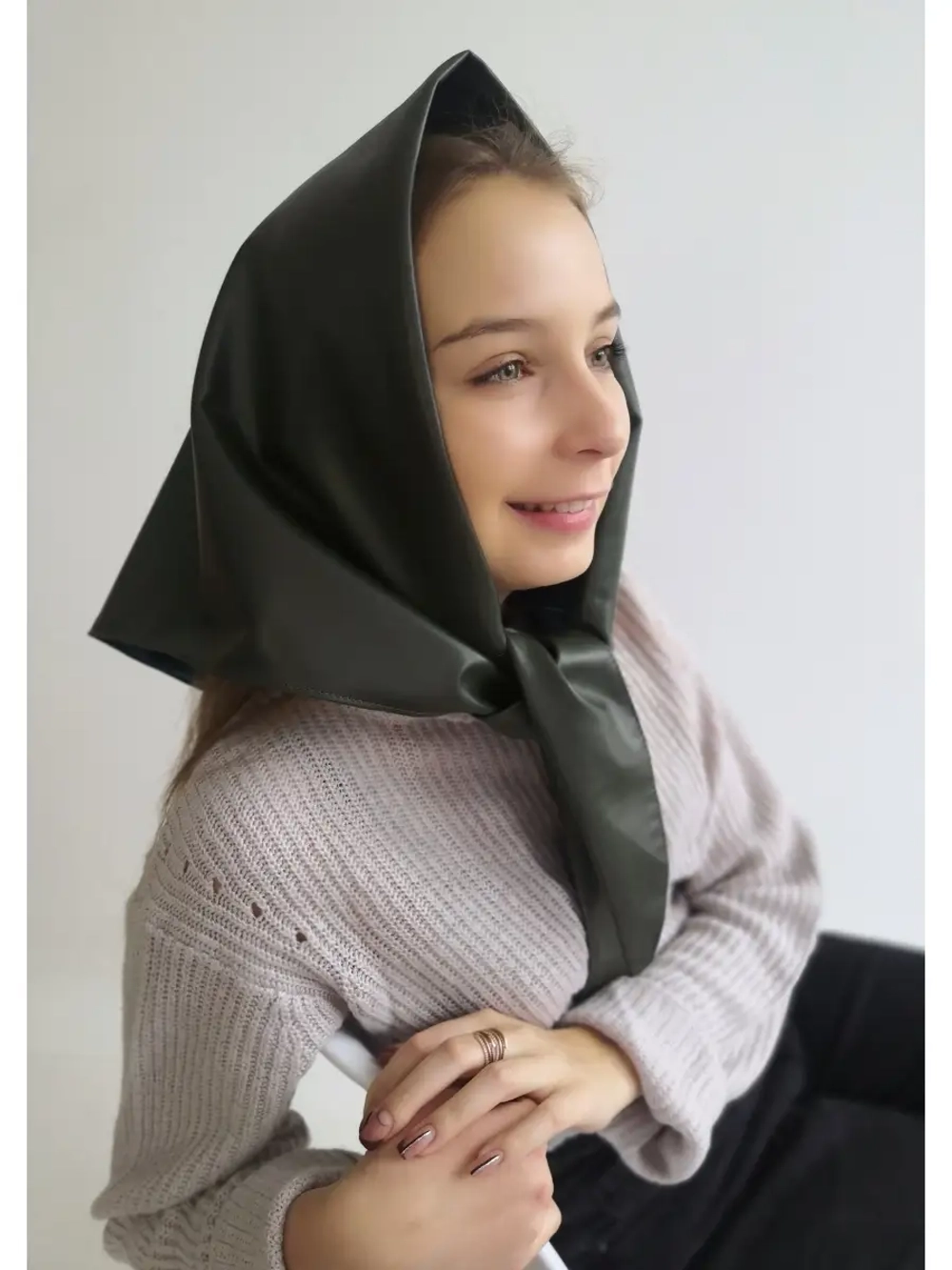 Косынка из экокожи кожаная женская