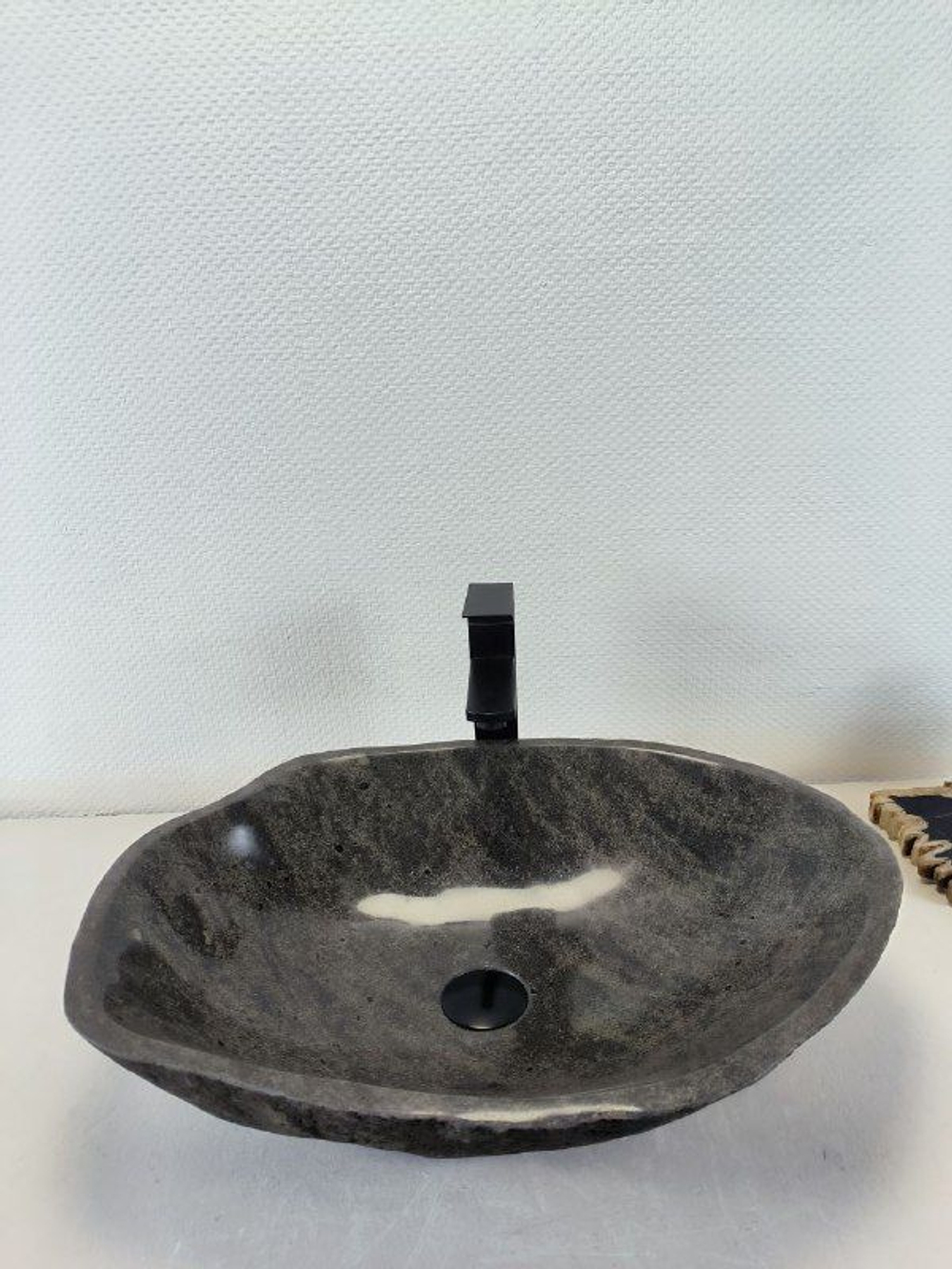 Раковина из речного камня RS-66229 58х42х15 из натурального камня
