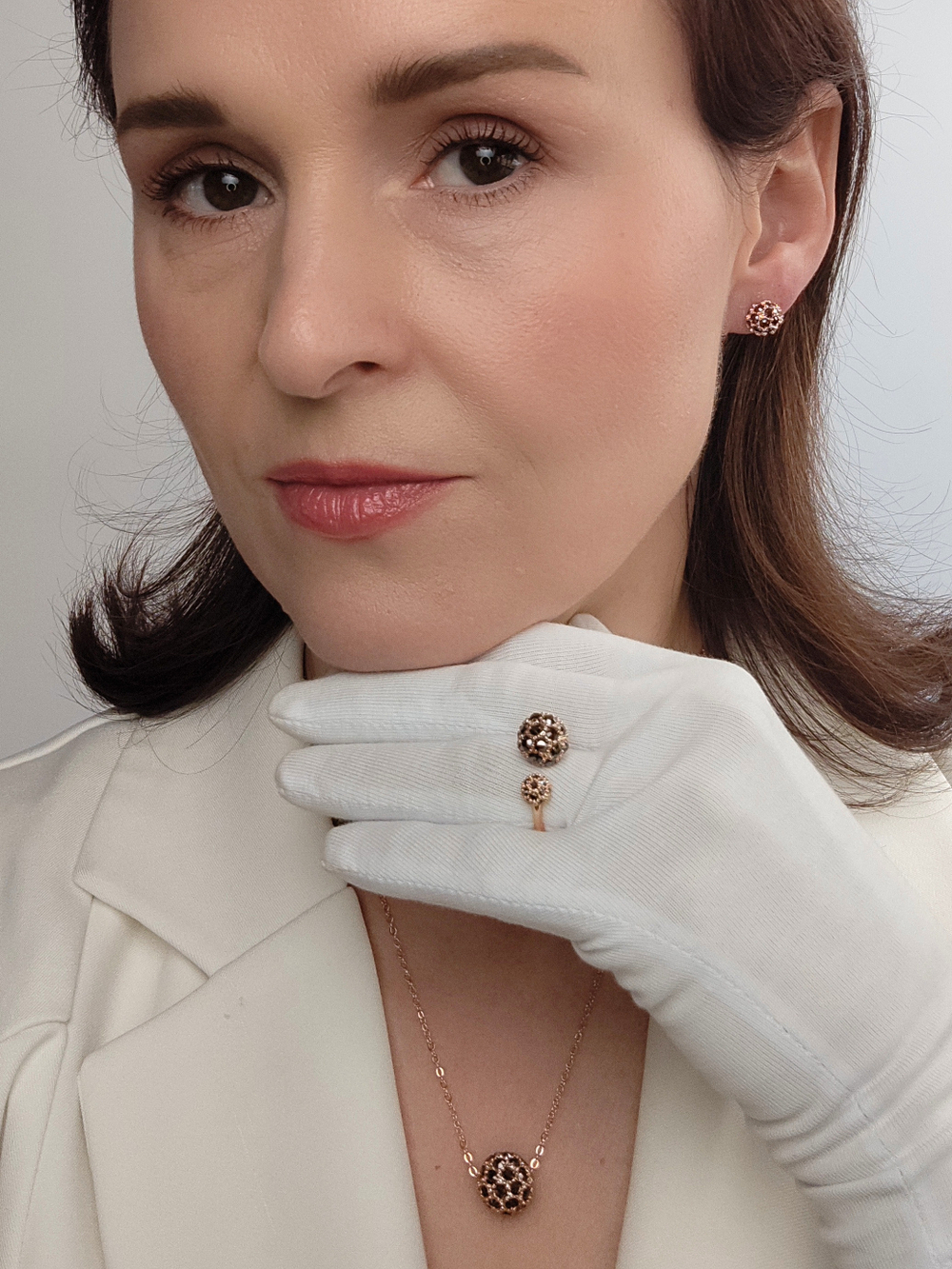 Клипсы Черные шарики с кристаллами Swarovski