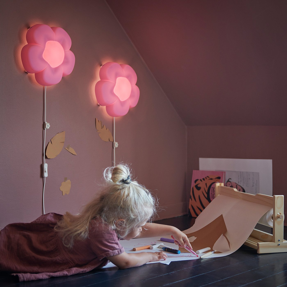 IKEA UPPLYST  (ИКЕА УППЛИСТ)  -  Светодиодный настенный светильник - цветок, сиреневый