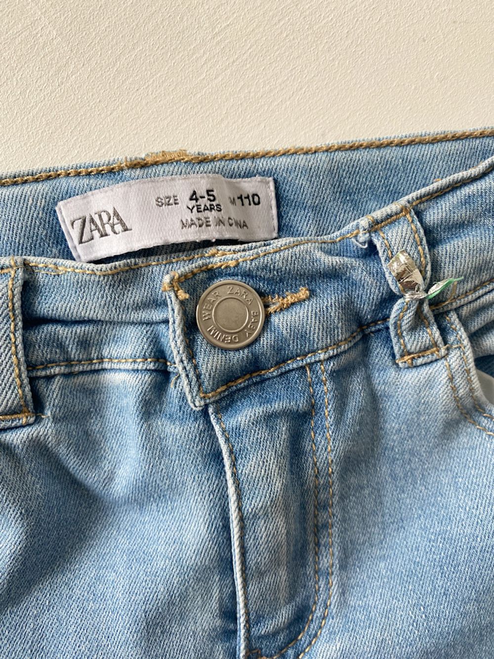 Джинсы Zara , 110