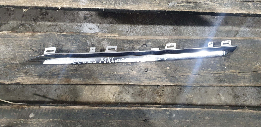 Молдинг решетки радиатора Mercedes ML GLE (W166) 15-19 Б/У Оригинал A1668881585