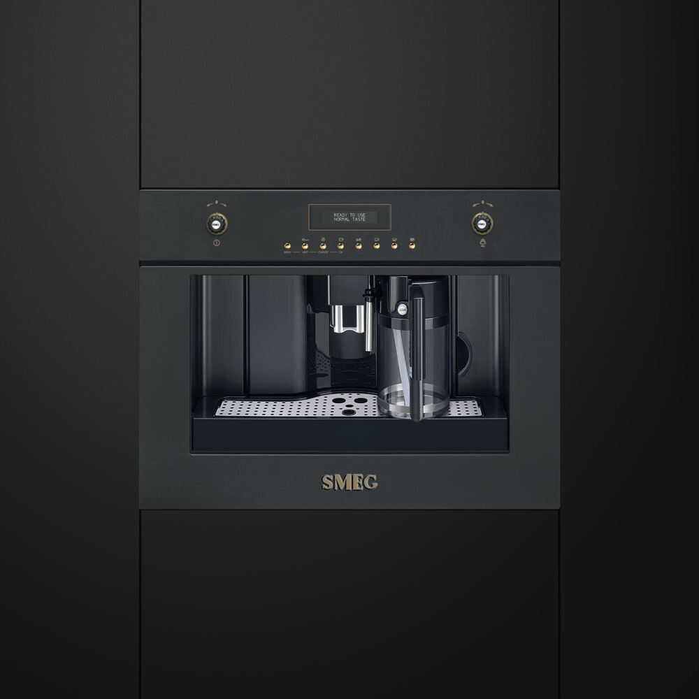 Кофемашина автоматическая Smeg антрацит