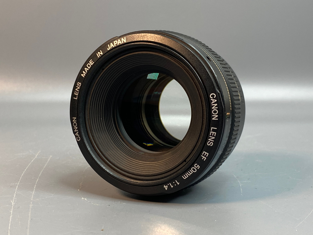 Canon EF 50mm f/1.4 USM