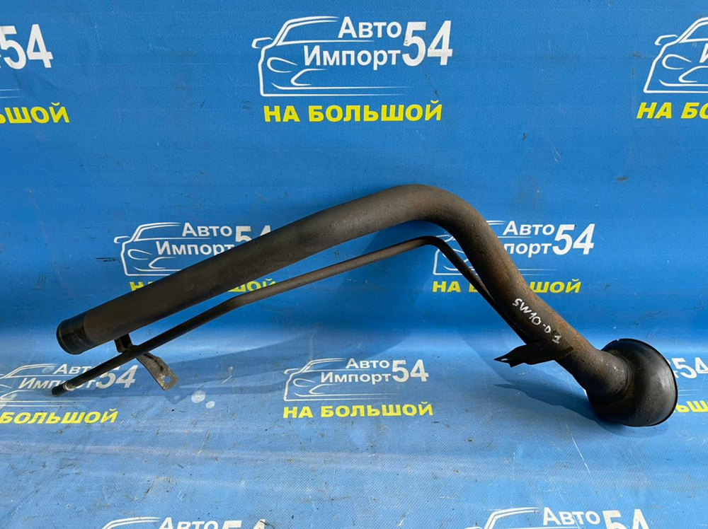 Горловина топливного бака NISSAN AVENIR 1994