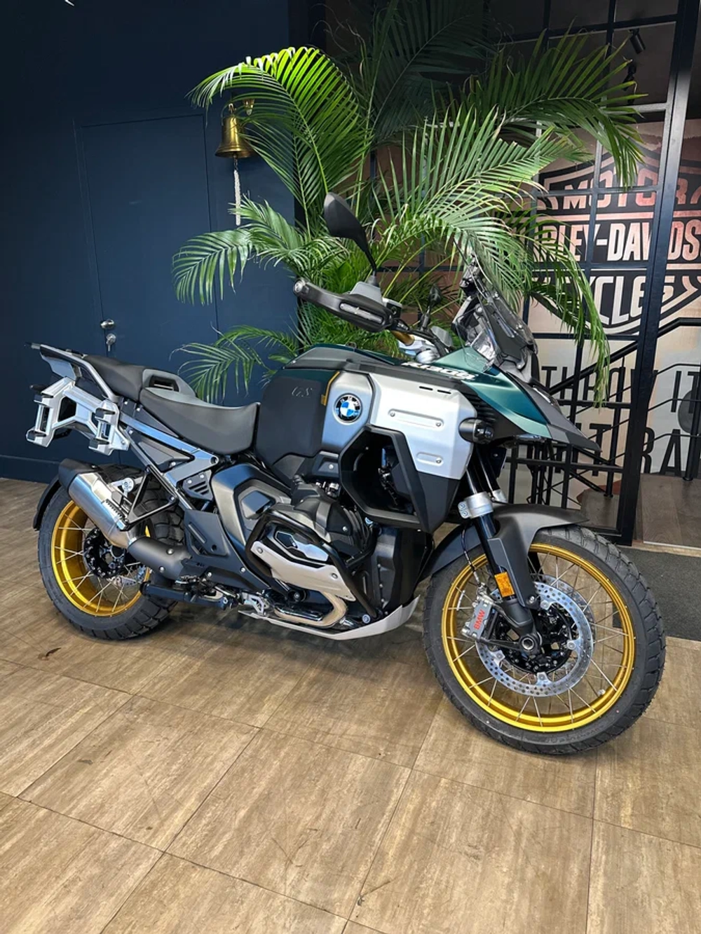 BMW R 1300 GS Adventure АКПП, 2025 зеленый