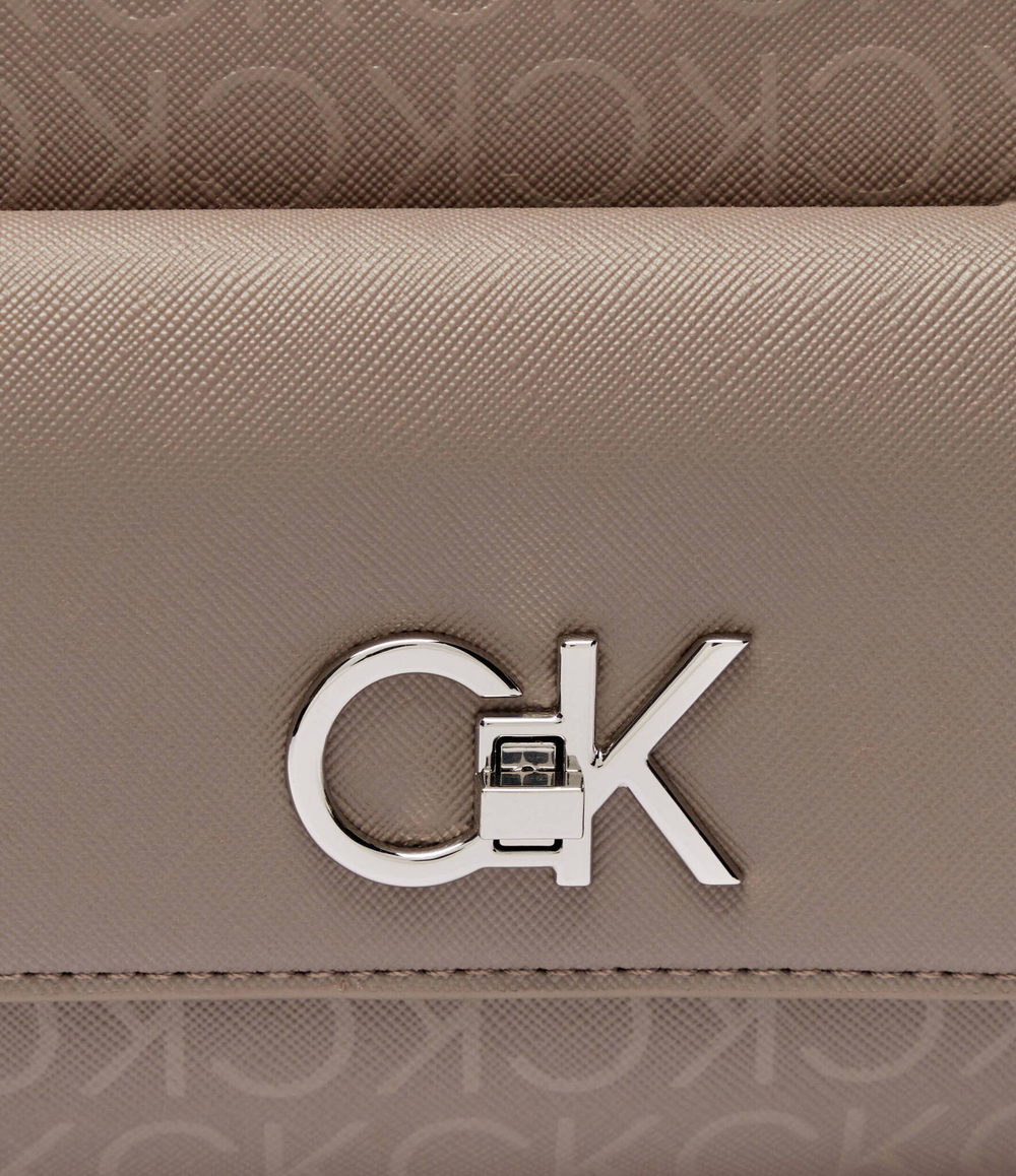 Сумка-мессенджер RE-LOCK CAMERA Calvin Klein - бежевый(K60K612676)