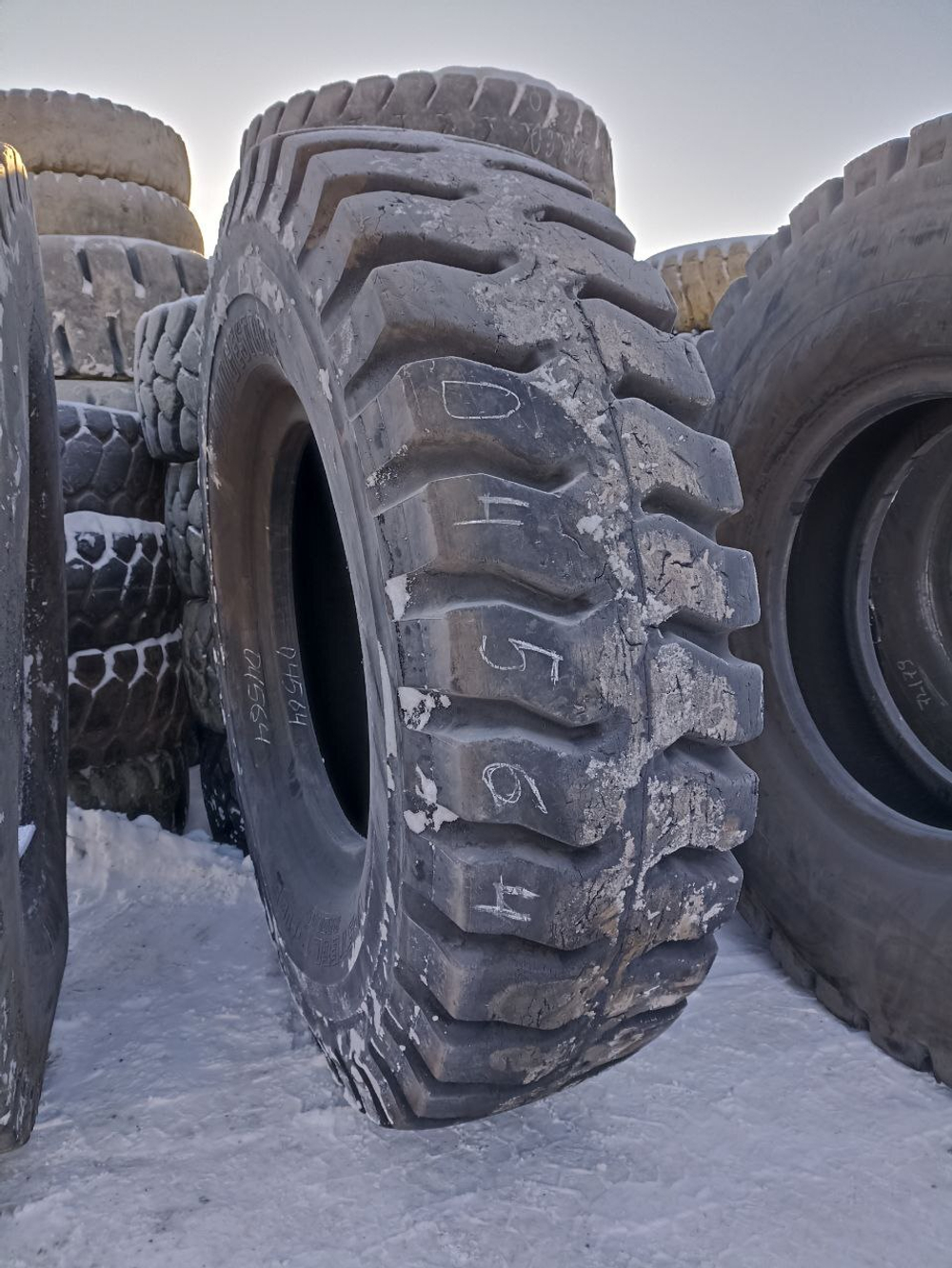 27.00R49 Bridgestone VRLS шина б/у