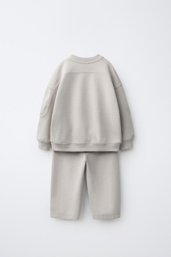 ZARA КОМПЛЕКТ ИЗ ТОЛСТОВКИ И БРЮК БАРРЕЛЬ ИЗ ТКАНИ ИНТЕРЛОК, ЦВЕТ ЛЬДА