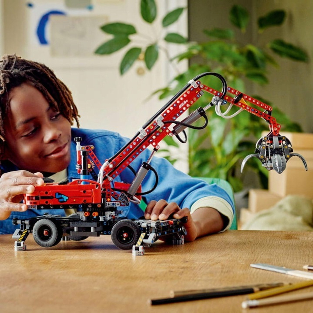 Конструктор LEGO Technic Кран с захватом 42144