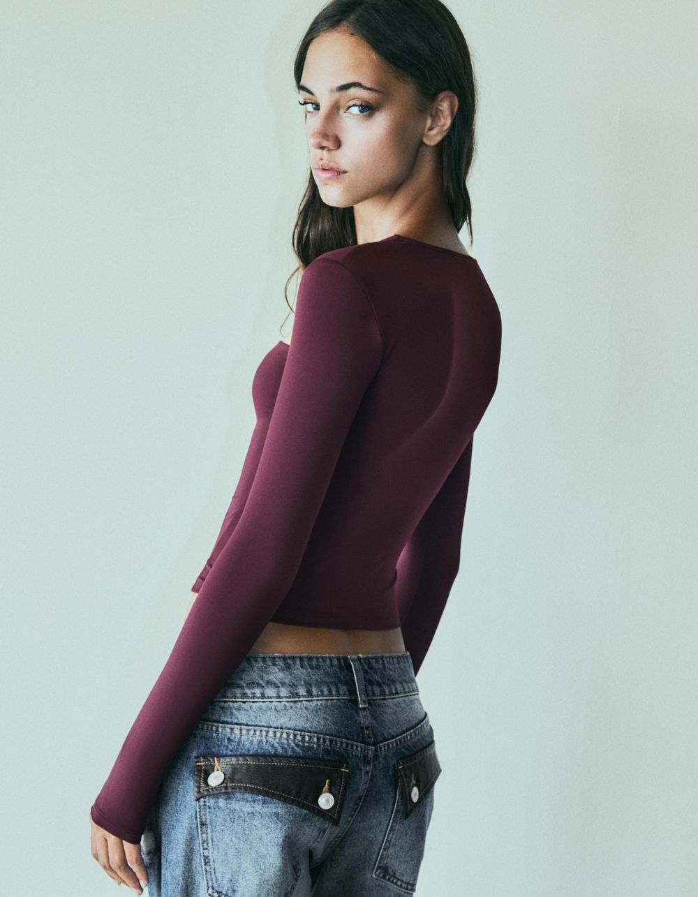 Женский лонгслив с вырезами - BERSHKA