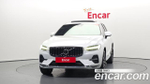 Volvo XC60 B5 — 2025