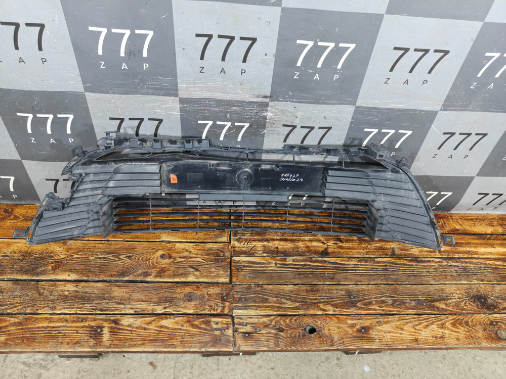Решетка переднего бампера Toyota Corolla (E210) 18-нв Б/У Оригинал 5311202B50