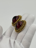 Клипсы с фиолетовыми кабошонами Yves Saint Laurent