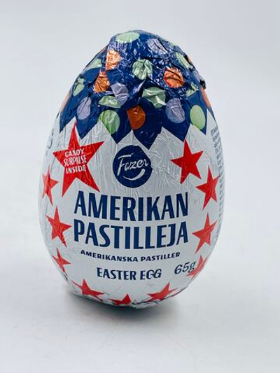 Шоколадное яйцо Fazer Amerikan pastilleja с разноцветными шоколадными пастилками, 65 г (Германия)