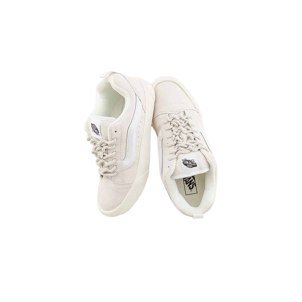 alt="Увеличенный пухлый язычок и воротник на розовых кроссовках Vans Knu Skool Light Pink"