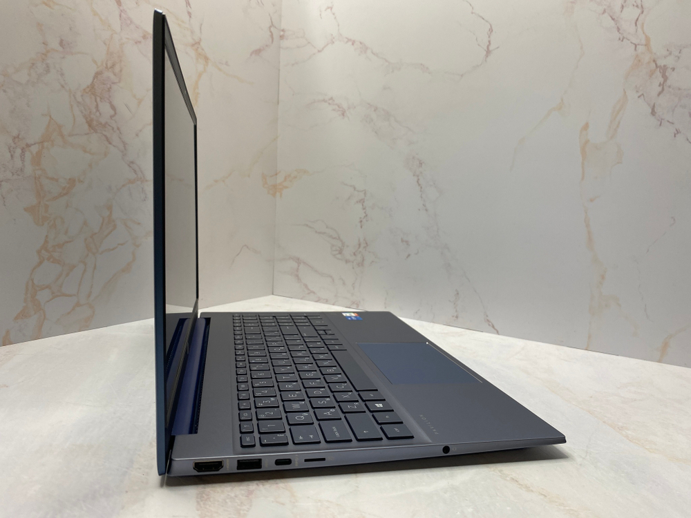 Ноутбук HP 15-eg0093ur. Конфигурация: Intel Core i5-1135G7/8 ГБ/512 ГБ SSD/Intel Iris X/15.6"/1920x1080 Пикс/ Windows 11/B1