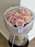 Моно букет из 9 роз Пинк Мондиаль