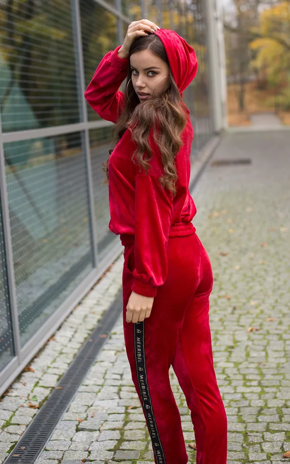 Provocateur Me dres Red