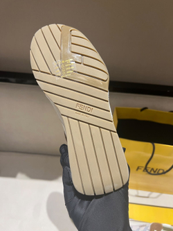 Кроссовки Fendi