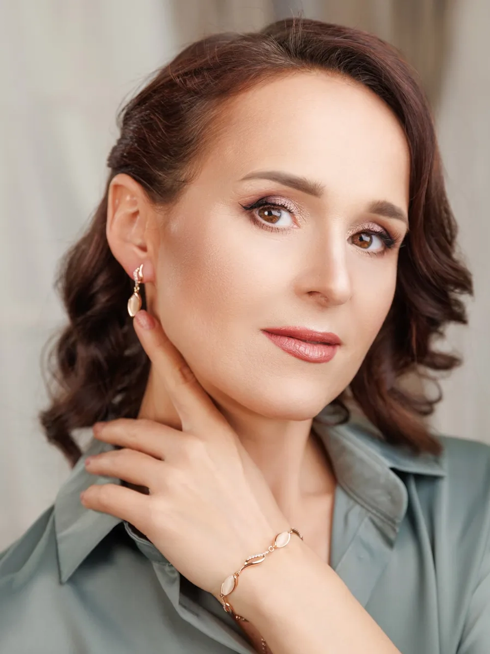 Браслет Мирабелла с бежевыми камнями