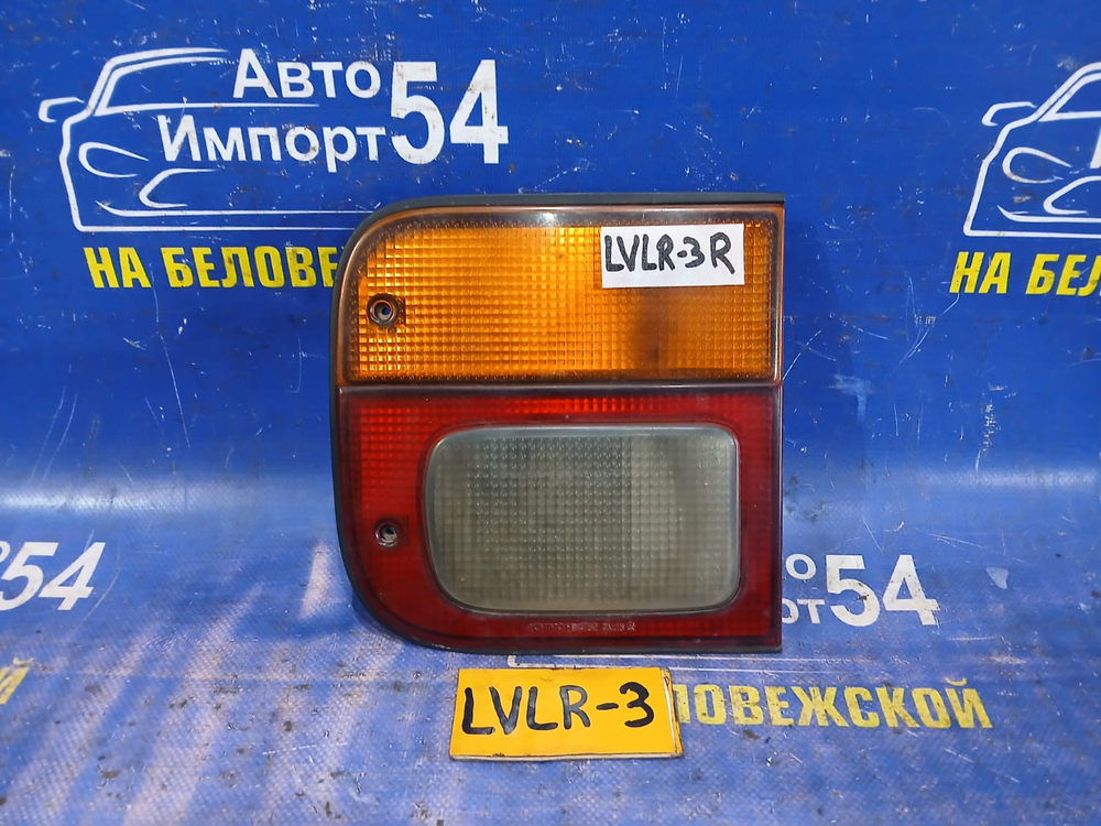 Вставка багажника правая MAZDA MPV 1997