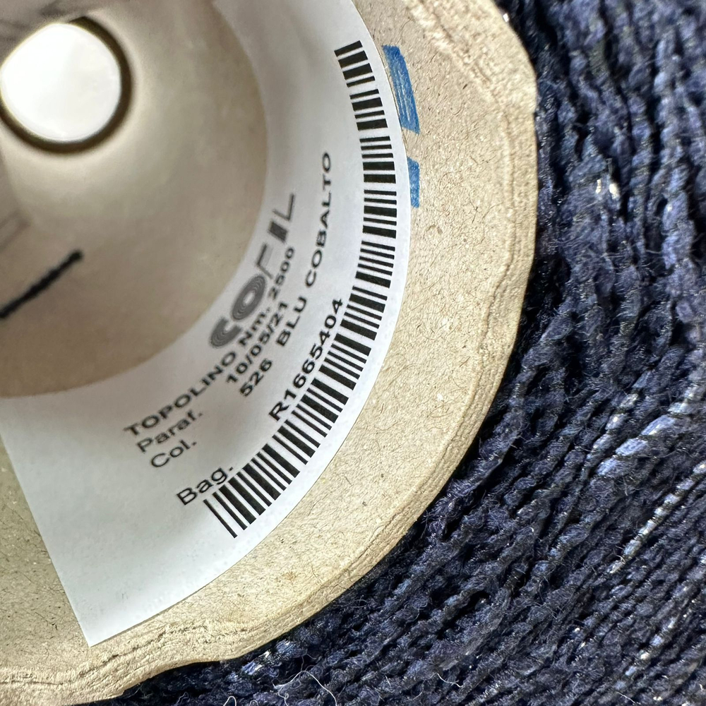 TOPOLINO - Cofil S.R.L.; 42% вискоза, 33% люрекс, 25% п/а; 250м/100гр; col. 526, Blu cobalto, цвет: синий; S504; Есть бобинка: 270 гр MPK
