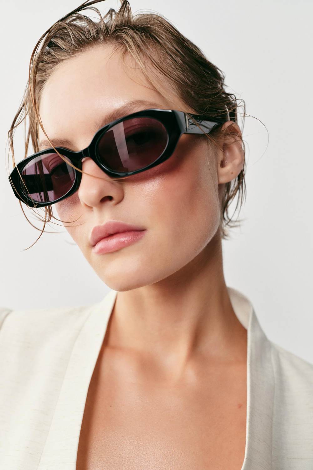 ПРИТАЛЕННЫЙ БЛЕЙЗЕР С ПОДПЛЕЧНИКАМИ — ZARA