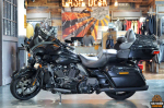 Ultra Limited, Harley-Davidson (FLHTK), 2023 Black Option