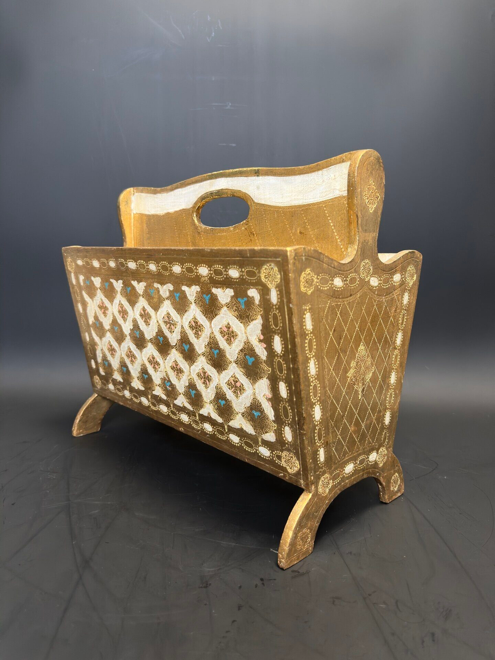 Флорентийская газетница