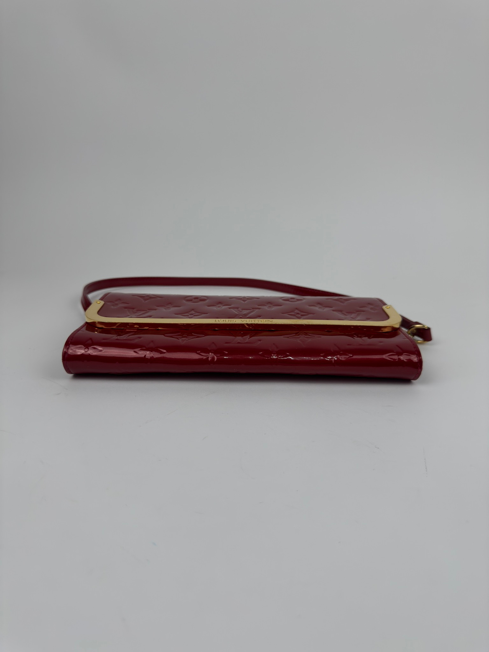 Сумка Louis Vuitton Rossmore Pomme D’Amour Monogram Vernis