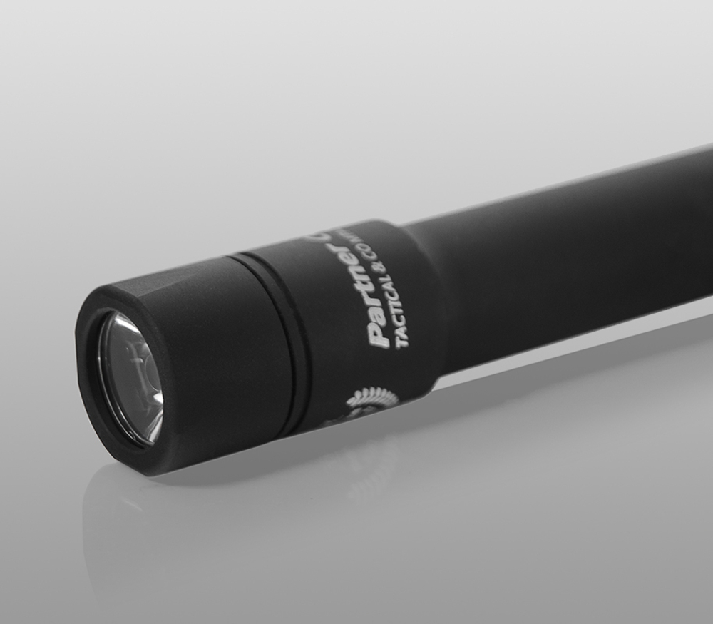 Тактический фонарь Armytek Partner C4 (тёплый свет)