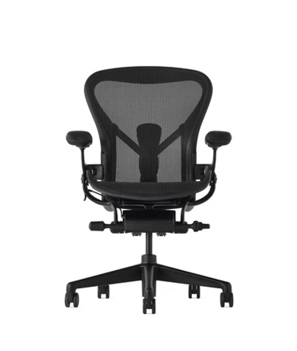 Кресло Herman Miller Aeron Black Onyx Matte, размер C