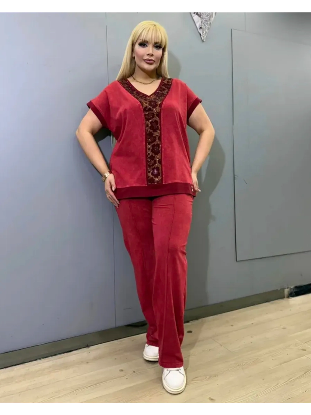 спортивный костюм со стразами