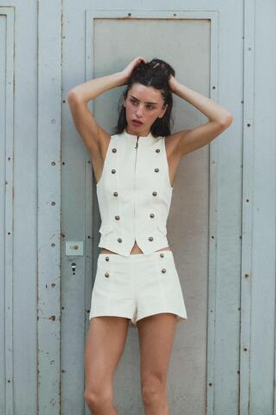 МИНИ-ШОРТЫ С ПУГОВИЦАМИ — ZARA